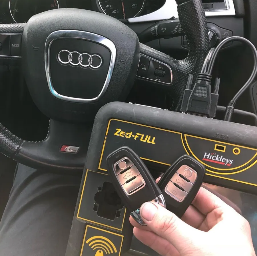 Spare Audi A4 smart key programmed on site